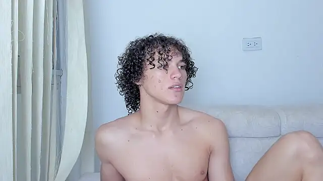 Snapshot of laurent_nova chatting on 13, 2, 2025 laurent nova online show from 13, 2, 2025