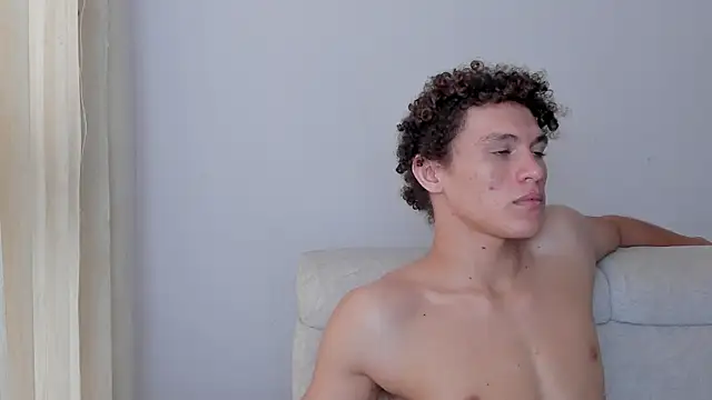 Snapshot of laurent_nova chatting on 15, 2, 2025 laurent nova online show from 15, 2, 2025