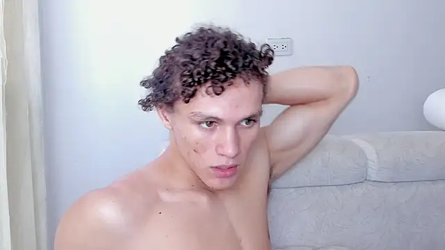 Snapshot of laurent_nova chatting on 16, 2, 2025 laurent nova online show from 16, 2, 2025