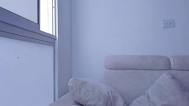 Snapshot of laurent_nova chatting on 20, 2, 2025 laurent nova online show from 20, 2, 2025