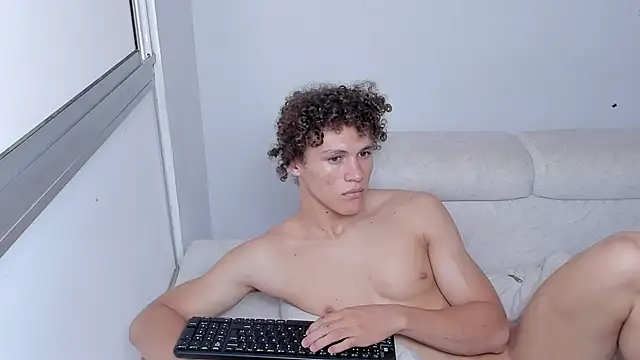 Snapshot of laurent_nova chatting on 22, 2, 2025 laurent nova online show from 22, 2, 2025