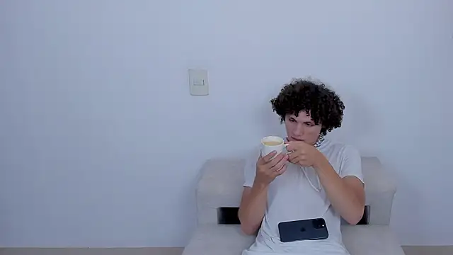 Snapshot of laurent_nova chatting on 10, 3, 2025 laurent nova online show from 10, 3, 2025