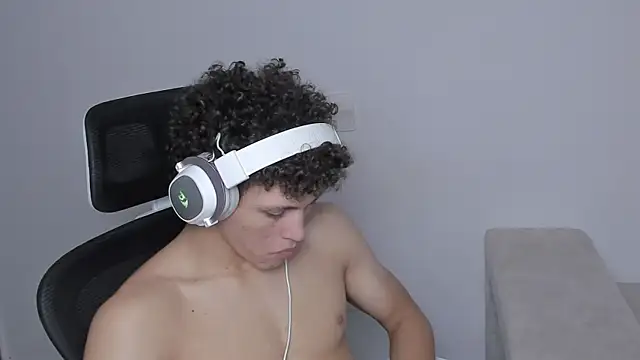 Snapshot of laurent_nova chatting on 18, 9, 2025 laurent nova online show from 18, 9, 2025