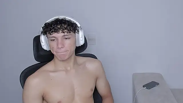 Snapshot of laurent_nova chatting on 20, 9, 2025 laurent nova online show from 20, 9, 2025