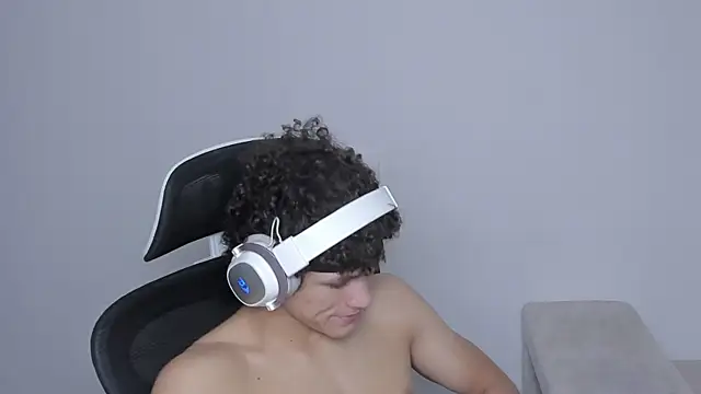 Snapshot of laurent_nova chatting on 25, 9, 2025 laurent nova online show from 25, 9, 2025