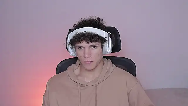 Snapshot of laurent_nova chatting on 8, 10, 2025 laurent nova online show from 8, 10, 2025