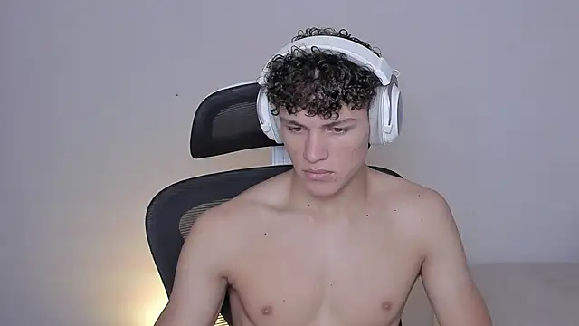 Snapshot of laurent_nova chatting on 10, 10, 2025 laurent nova online show from 10, 10, 2025