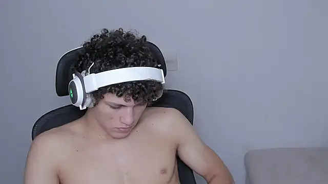 Snapshot of laurent_nova chatting on 11, 10, 2025 laurent nova online show from 11, 10, 2025