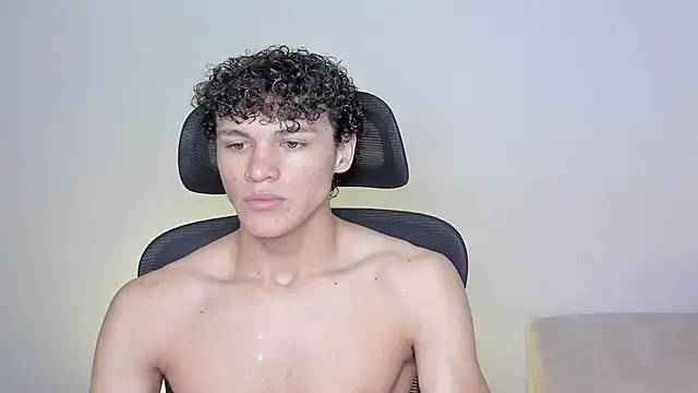 Snapshot of laurent_nova chatting on 14, 10, 2025 laurent nova online show from 14, 10, 2025