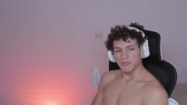 Snapshot of laurent_nova chatting on 17, 10, 2025 laurent nova online show from 17, 10, 2025