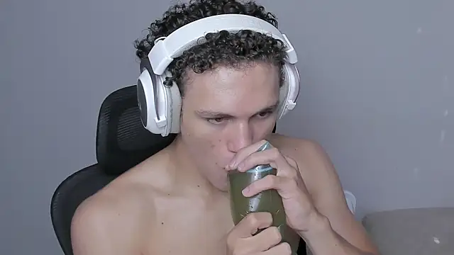 Snapshot of laurent_nova chatting on 23, 10, 2025 laurent nova online show from 23, 10, 2025