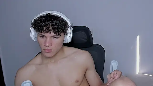 Snapshot of laurent_nova chatting on 26, 10, 2025 laurent nova online show from 26, 10, 2025