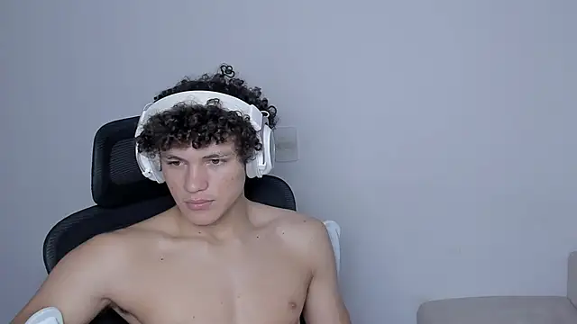 Snapshot of laurent_nova chatting on 9, 11, 2025 laurent nova online show from 9, 11, 2025