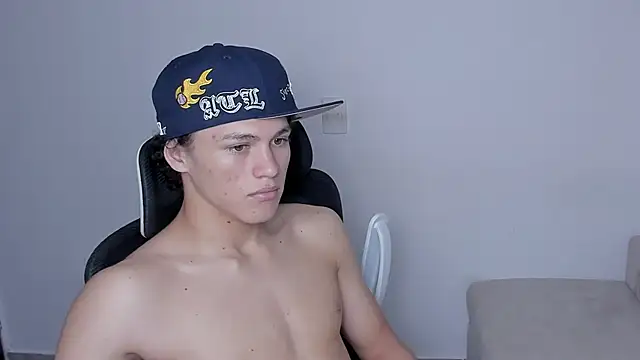 Snapshot of laurent_nova chatting on 28, 11, 2025 laurent nova online show from 28, 11, 2025