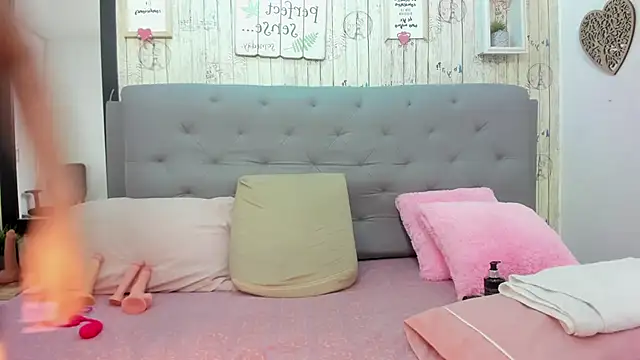 Snapshot of Antonella_Montanari chatting on 2, 3, 2025 Antonella Montanari online show from 2, 3, 2025