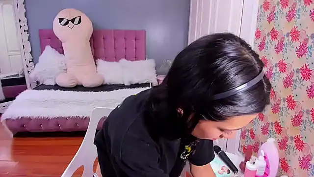 Snapshot of Iris_Stone_ chatting on 6, 12, 2024 Iris Stone online show from 6, 12, 2024