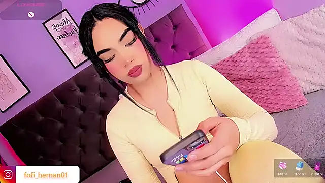 Snapshot of Sofi_hdz chatting on 15, 11, 2025 Sofi hdz online show from 15, 11, 2025