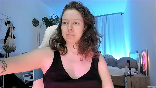 Viktoria Oliverr online show from 25, 11, 2025