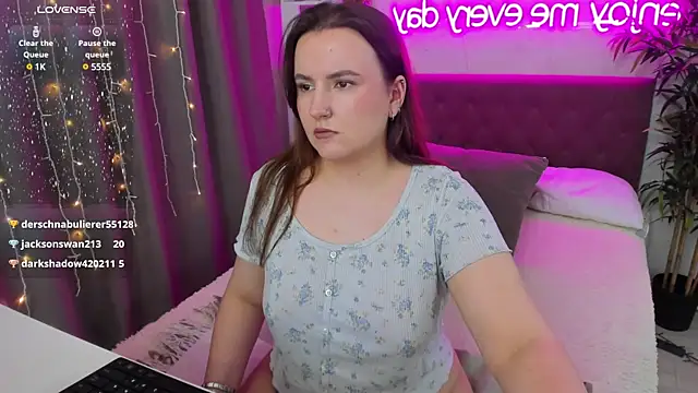 Snapshot of FeralPeach chatting on 14, 12, 2024 FeralPeach online show from 14, 12, 2024