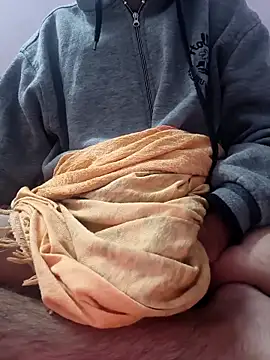 Collegeboywithbigweapan21 online show from 16, 12, 2025