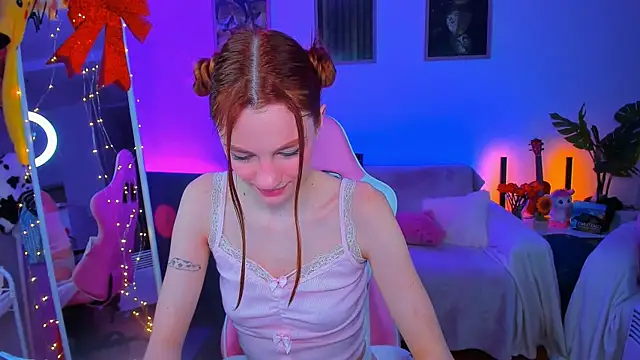 Snapshot of Alyssa_Smitt chatting on 10, 2, 2025 Alyssa Smitt online show from 10, 2, 2025