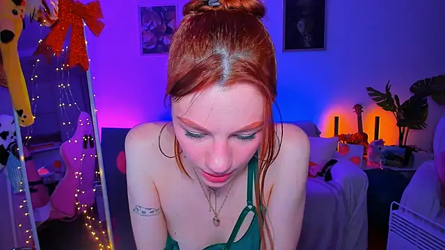 Snapshot of Alyssa_Smitt chatting on 17, 2, 2025 Alyssa Smitt online show from 17, 2, 2025