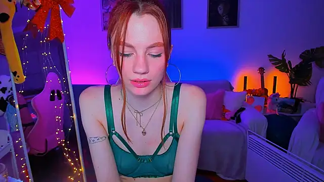 Snapshot of Alyssa_Smitt chatting on 19, 2, 2025 Alyssa Smitt online show from 19, 2, 2025