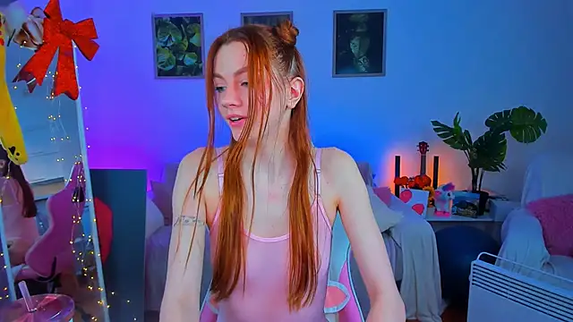 Snapshot of Alyssa_Smitt chatting on 20, 2, 2025 Alyssa Smitt online show from 20, 2, 2025