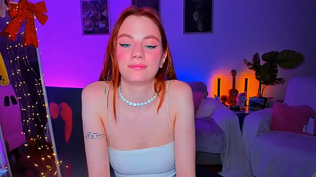 Snapshot of Alyssa_Smitt chatting on 6, 3, 2025 Alyssa Smitt online show from 6, 3, 2025