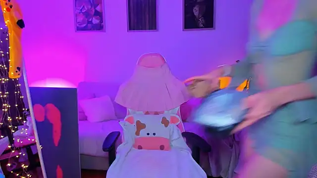 Snapshot of Alyssa_Smitt chatting on 27, 10, 2025 Alyssa Smitt online show from 27, 10, 2025