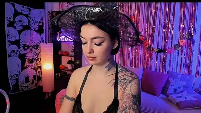 Snapshot of Magic_Allie chatting on 25, 10, 2025 Magic Allie online show from 25, 10, 2025