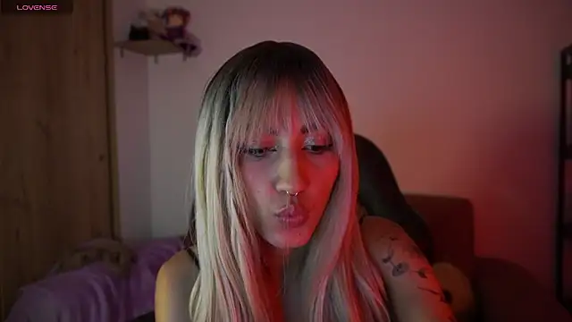 Snapshot of MissKorah chatting on 26, 12, 2024 MissKorah online show from 26, 12, 2024