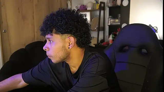 Snapshot of MissKorah chatting on 28, 1, 2025 MissKorah online show from 28, 1, 2025