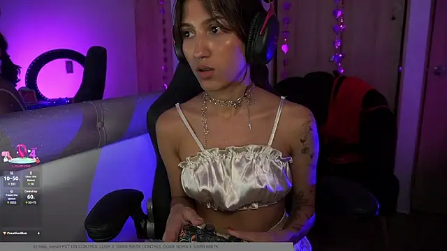 Snapshot of MissKorah chatting on 28, 2, 2025 MissKorah online show from 28, 2, 2025