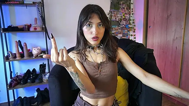 Snapshot of MissKorah chatting on 19, 11, 2025 MissKorah online show from 19, 11, 2025