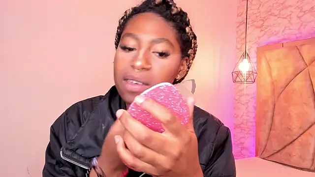 Snapshot of Queen_perla_ chatting on 23, 1, 2025 Queen perla online show from 23, 1, 2025