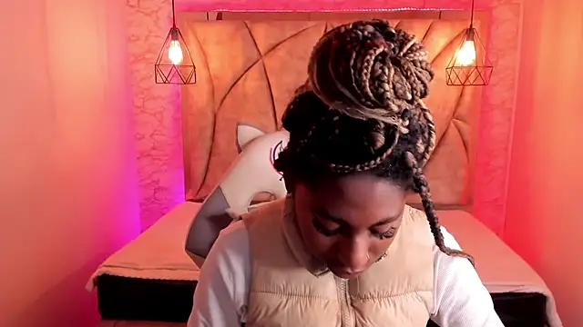 Snapshot of Queen_perla_ chatting on 2, 2, 2025 Queen perla online show from 2, 2, 2025