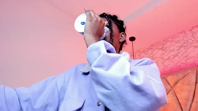 Snapshot of Queen_perla_ chatting on 8, 2, 2025 Queen perla online show from 8, 2, 2025