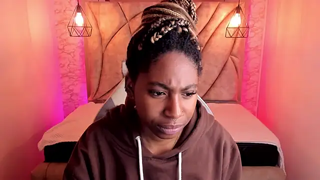 Snapshot of Queen_perla_ chatting on 13, 2, 2025 Queen perla online show from 13, 2, 2025