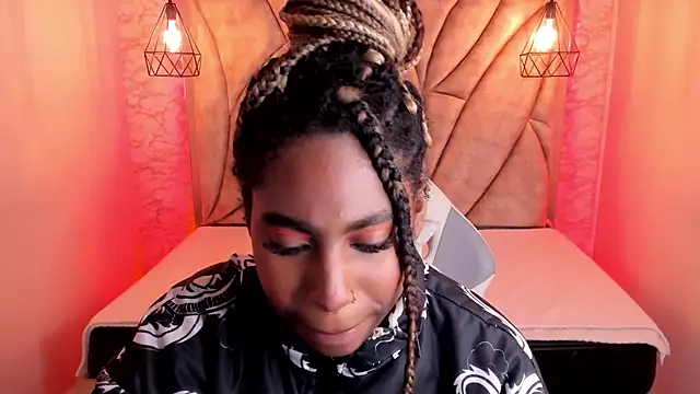 Snapshot of Queen_perla_ chatting on 14, 2, 2025 Queen perla online show from 14, 2, 2025