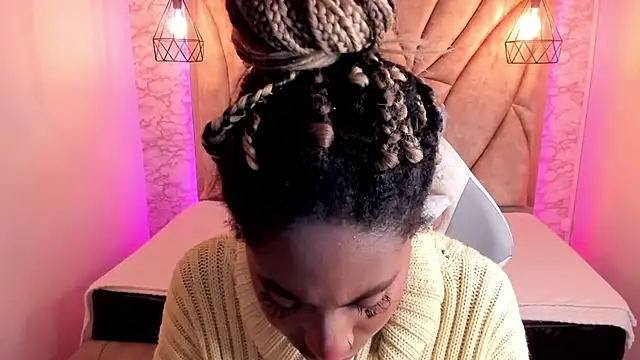 Snapshot of Queen_perla_ chatting on 23, 2, 2025 Queen perla online show from 23, 2, 2025