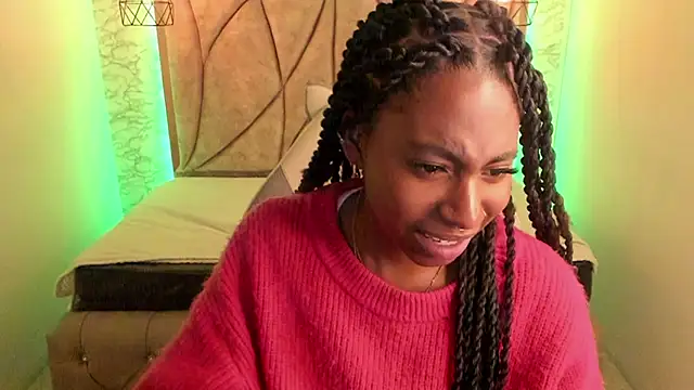 Snapshot of Queen_perla_ chatting on 28, 2, 2025 Queen perla online show from 28, 2, 2025