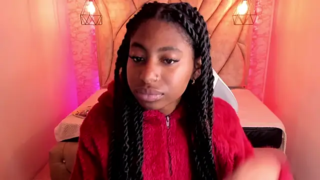 Snapshot of Queen_perla_ chatting on 10, 3, 2025 Queen perla online show from 10, 3, 2025