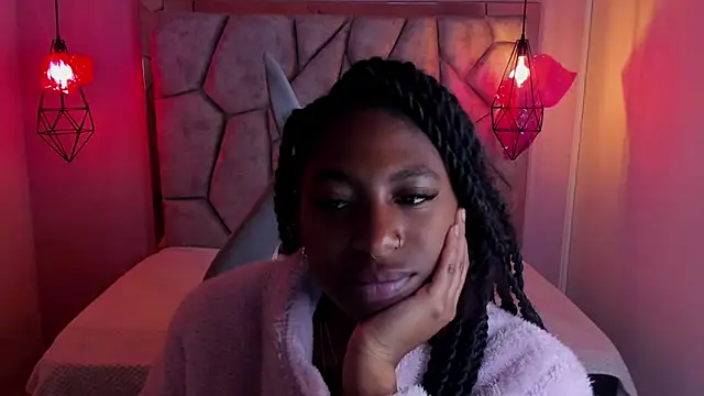 Snapshot of Queen_perla_ chatting on 19, 3, 2025 Queen perla online show from 19, 3, 2025