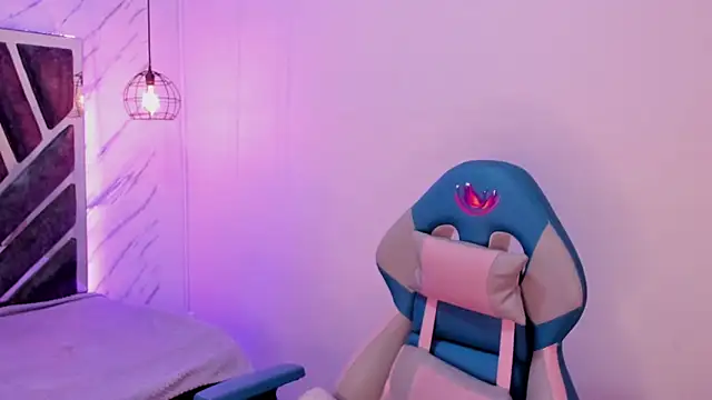 Snapshot of Queen_perla_ chatting on 10, 9, 2025 Queen perla online show from 10, 9, 2025