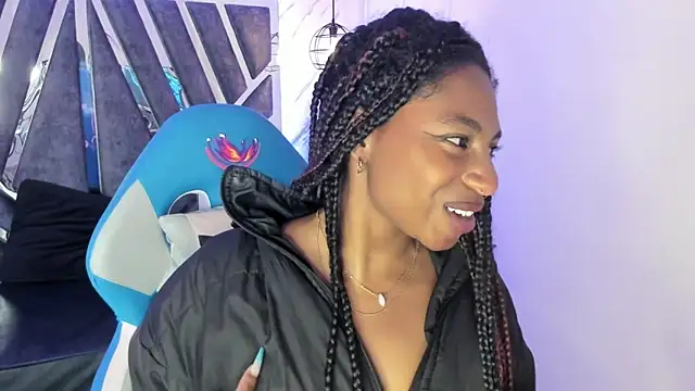 Snapshot of Queen_perla_ chatting on 12, 9, 2025 Queen perla online show from 12, 9, 2025