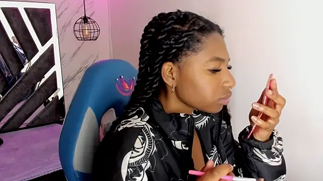 Snapshot of Queen_perla_ chatting on 26, 10, 2025 Queen perla online show from 26, 10, 2025