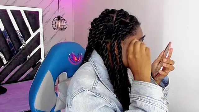 Snapshot of Queen_perla_ chatting on 29, 10, 2025 Queen perla online show from 29, 10, 2025