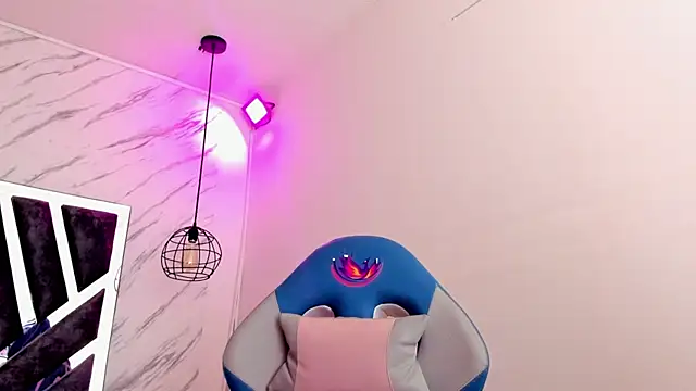 Snapshot of Queen_perla_ chatting on 5, 11, 2025 Queen perla online show from 5, 11, 2025