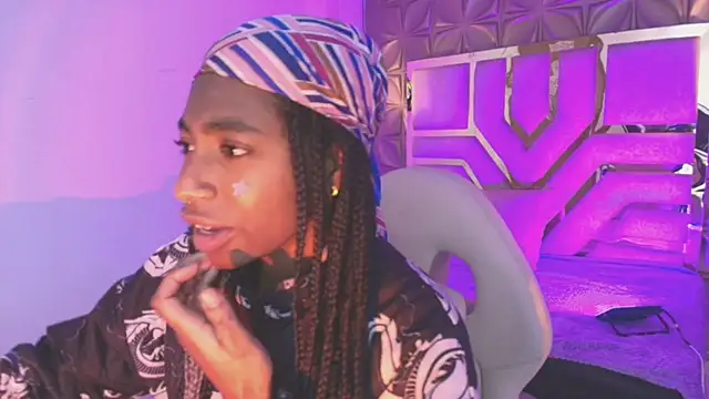 Queen perla  online show from 31, 3, 2026